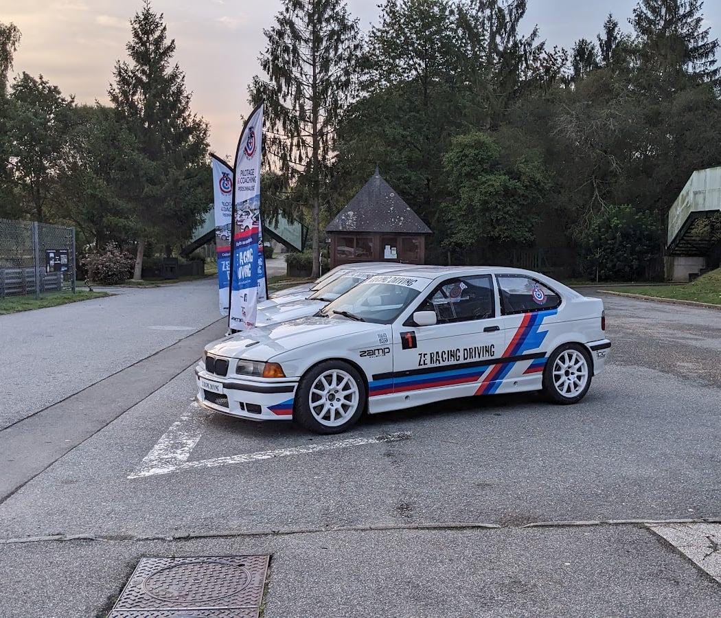 Ze Racing Driving 2