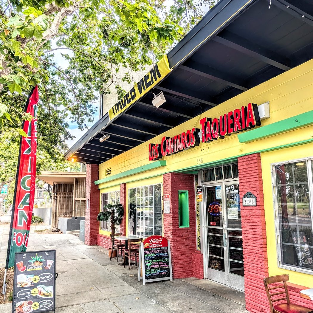 Los Cantaros Taqueria 2