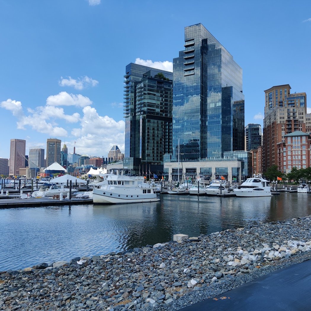 Harbor Point Central Plaza 1