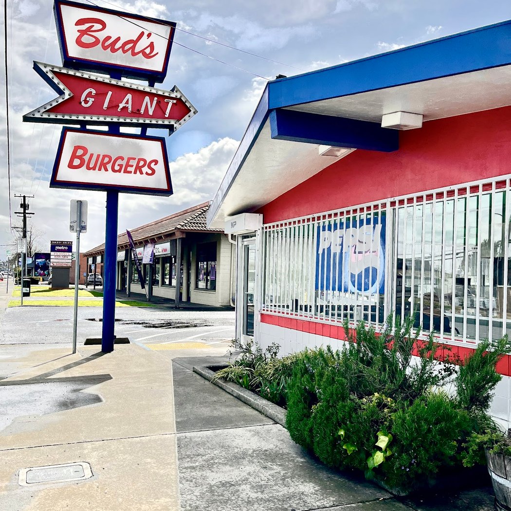 Bud's Giant Burgers 2