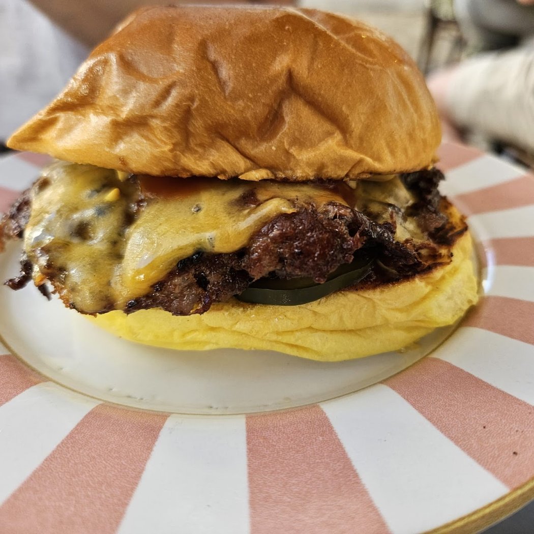 Pigalle Smash Bistro 4