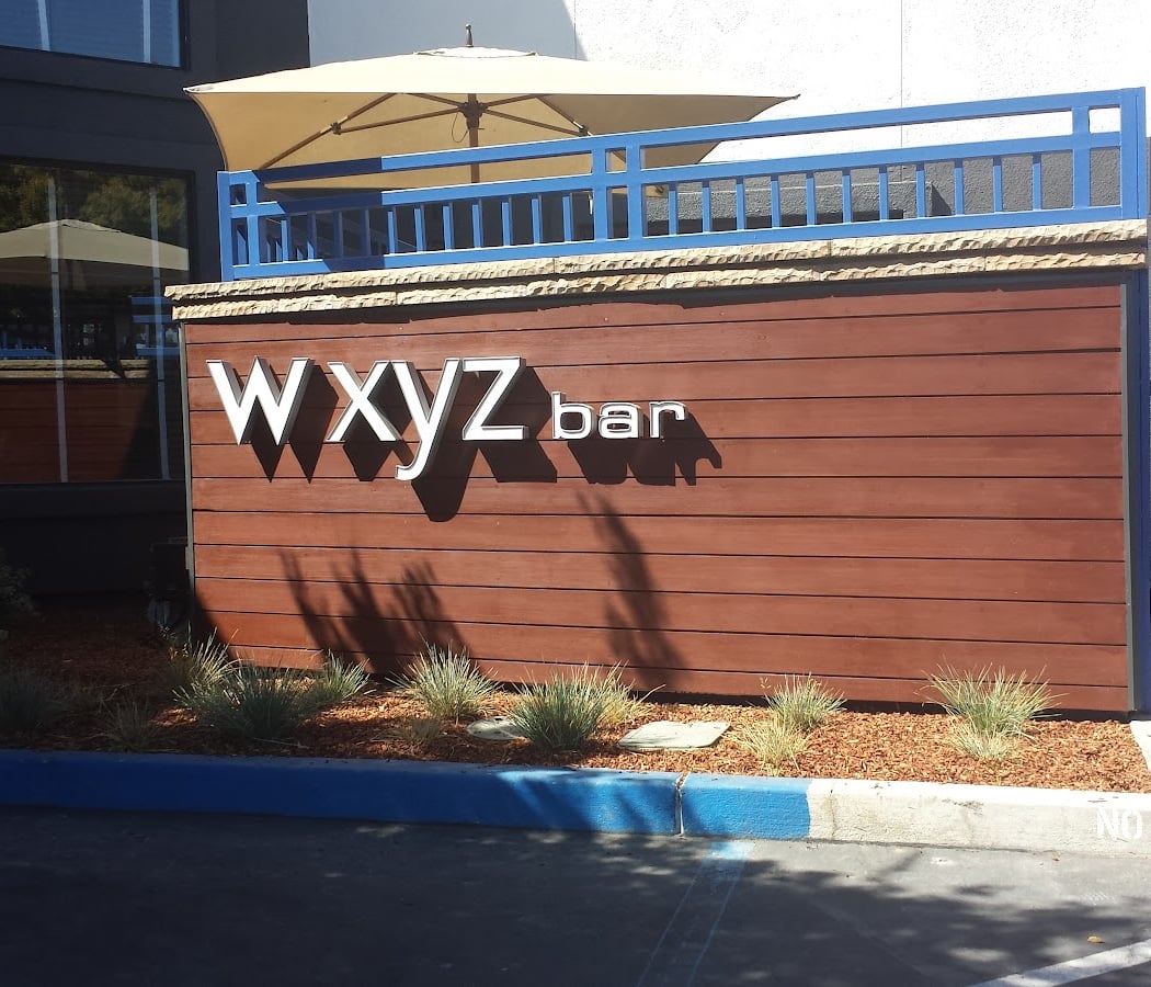 W XYZ Lounge 3