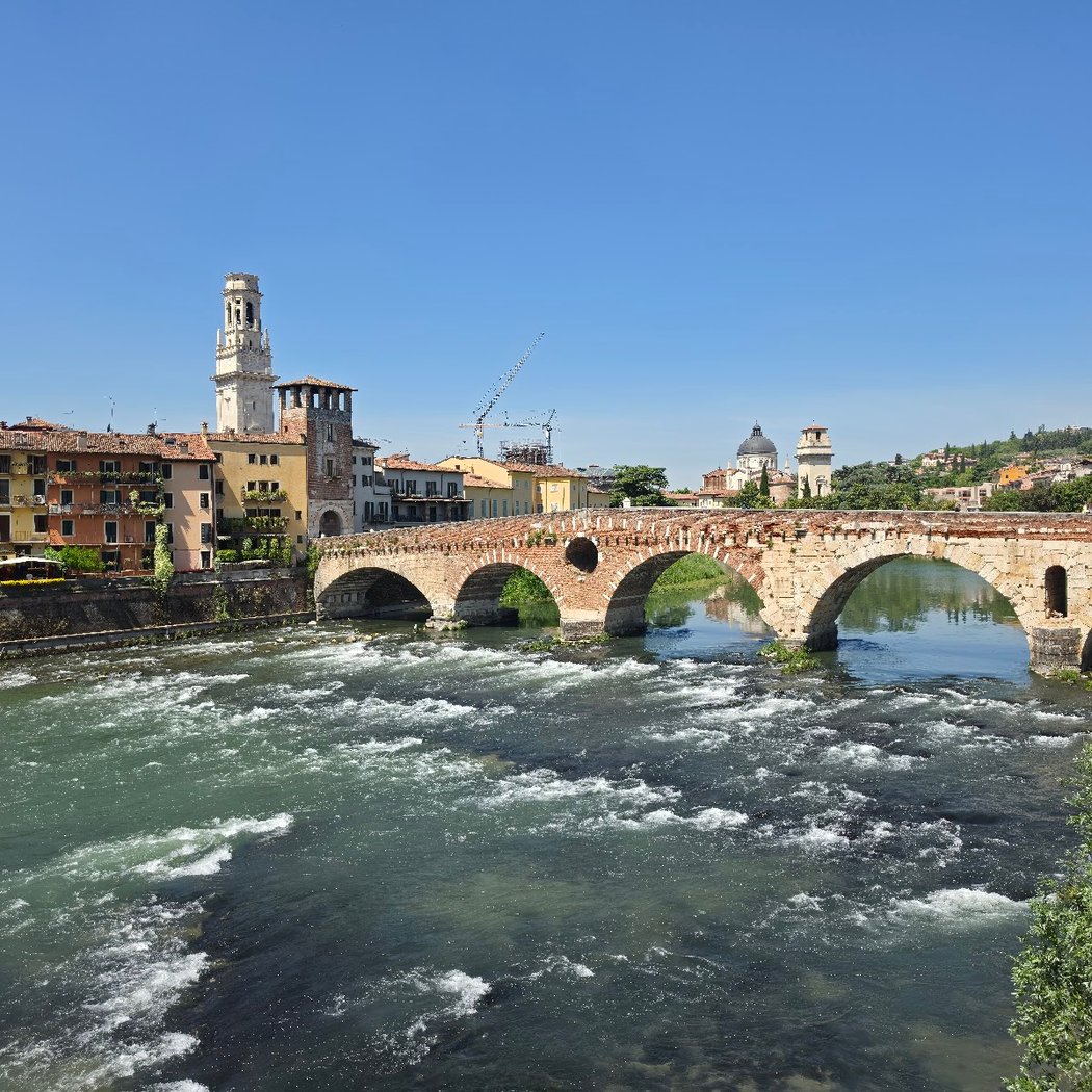 Ponte Pietra 2