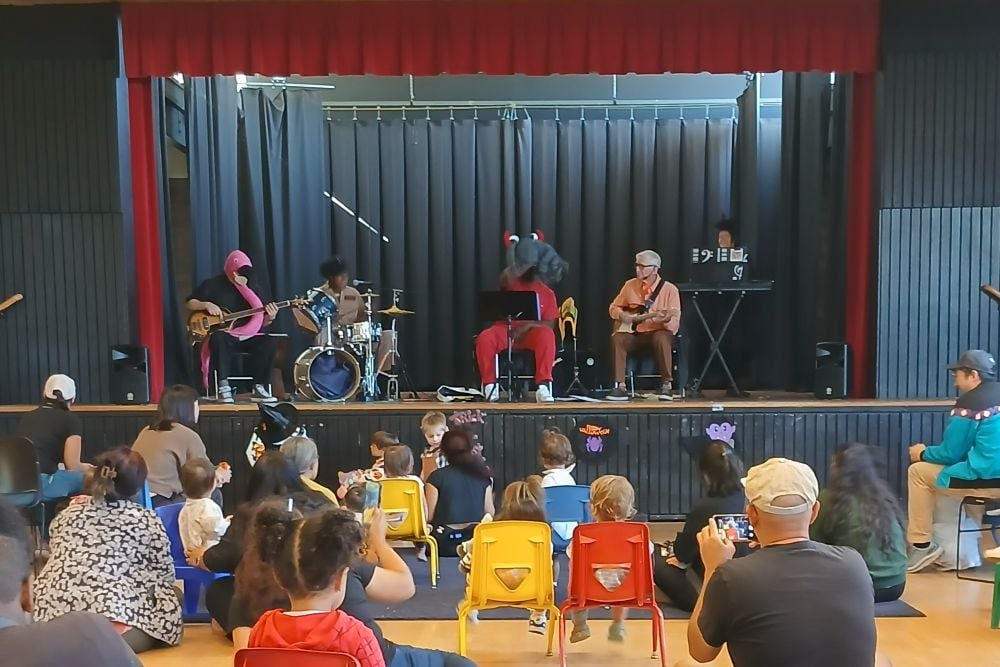 Together Wee Move with the Story-Time Band 1