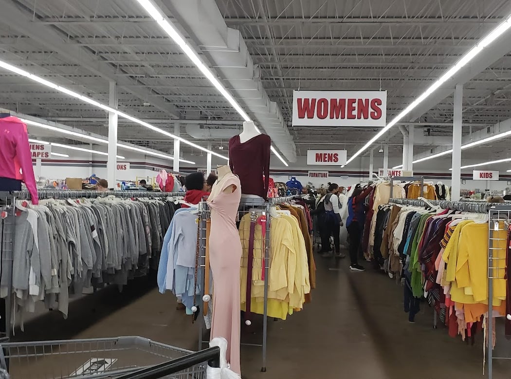 Red White & Blue Thrift Store 3