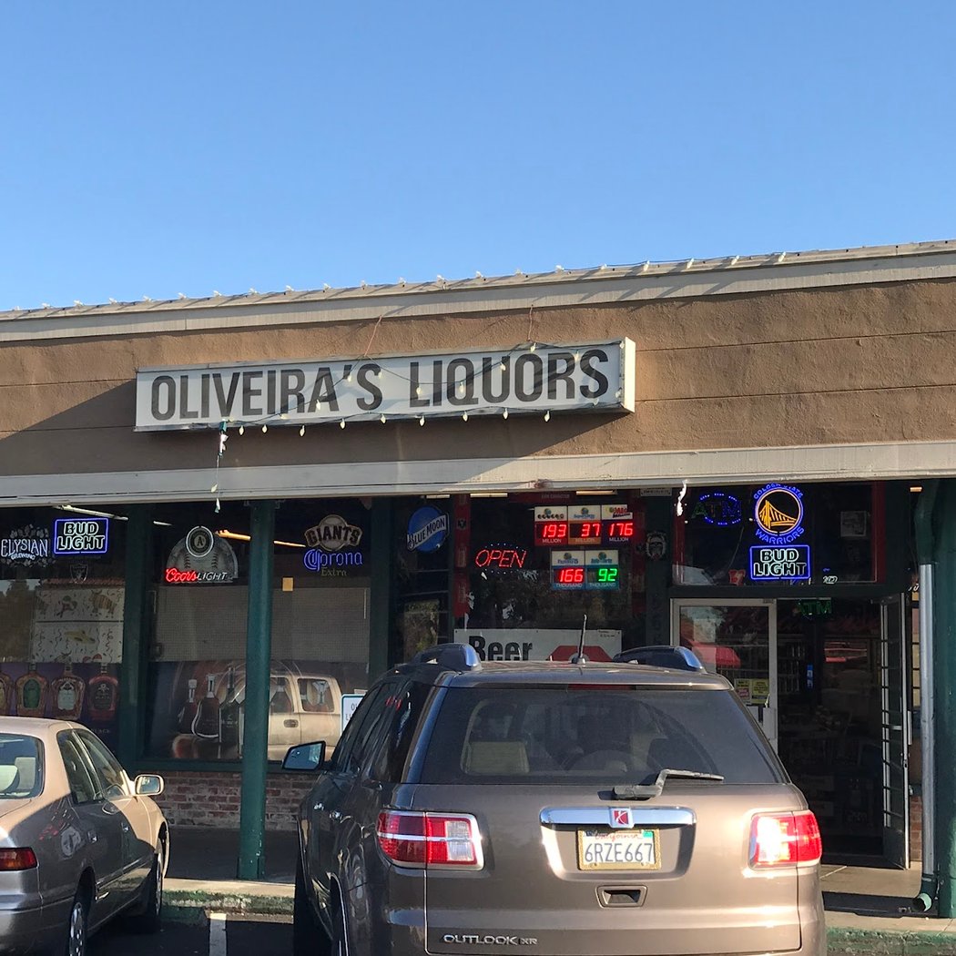 Oliveira's Liquors 2