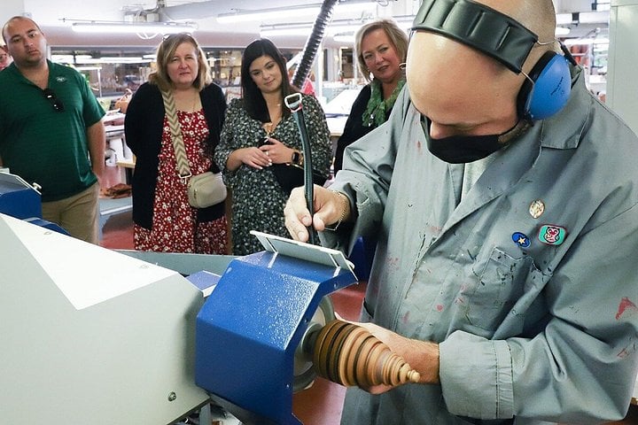 Florence - Guided visit to a Leather Goods & Practical Workshop 2
