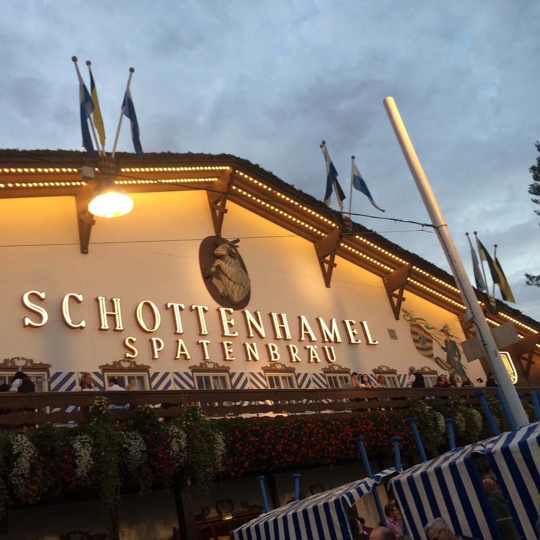 Fassanstich auf der Wiesn 2