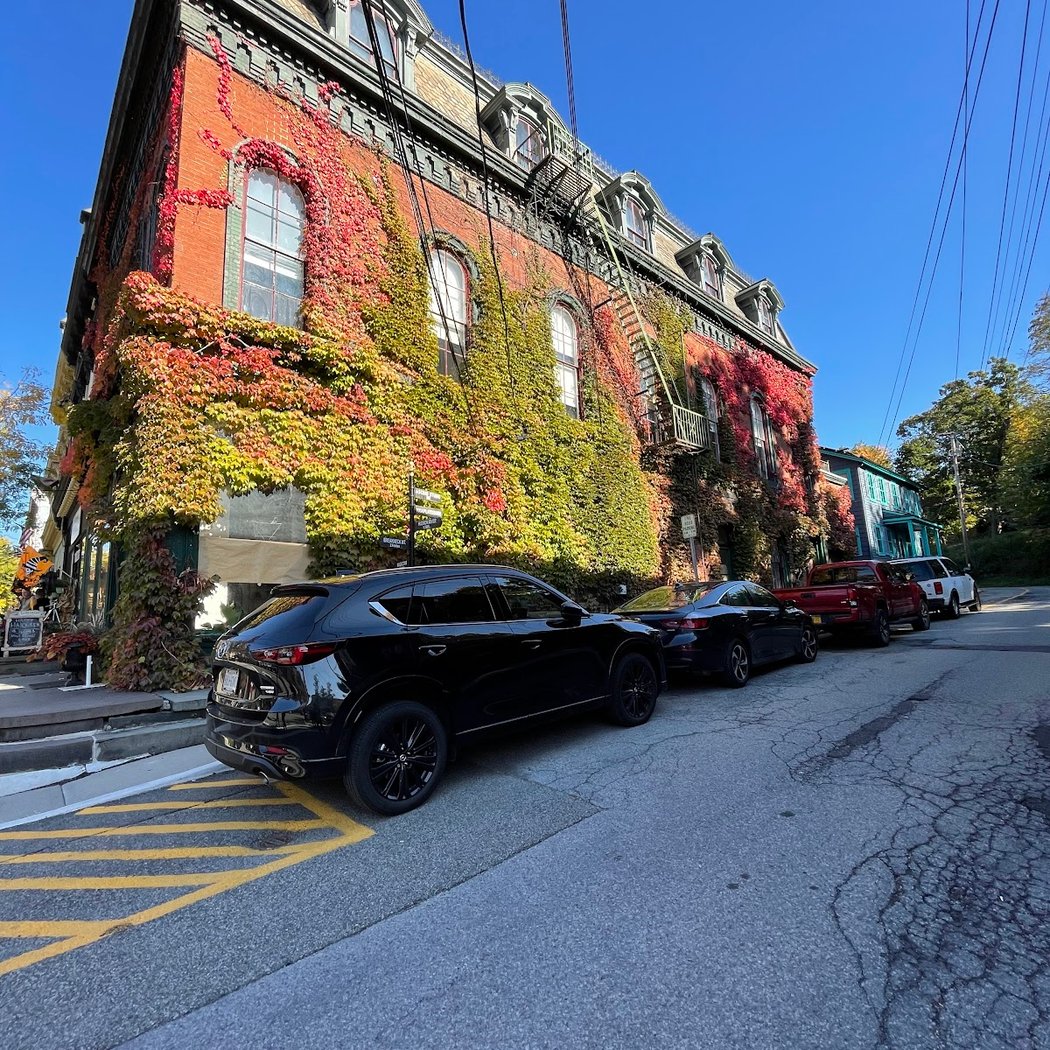Pig Hill Inn 2