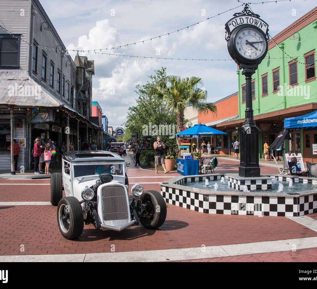 Saturday Night Classic Car Show & Cruise