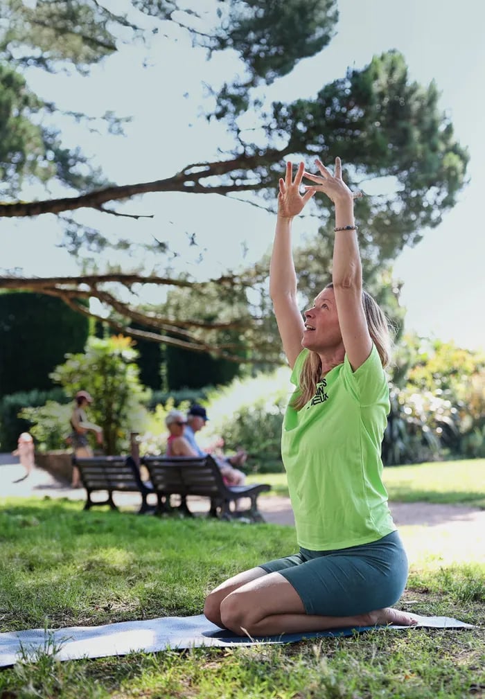 Les Estives: Yoga au parc gratuit
