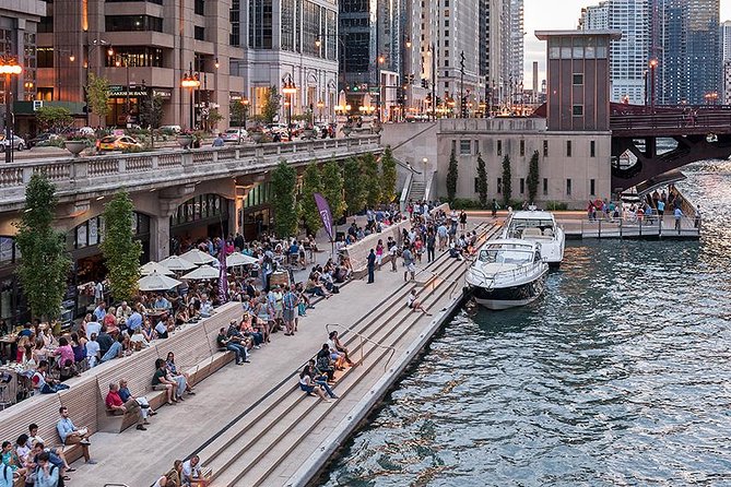 Chicago Greeter Riverwalk InstaGreeter Walk 1