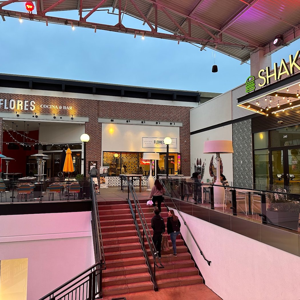 Holiday Magic: Meet Mrs. Claus in Person 4