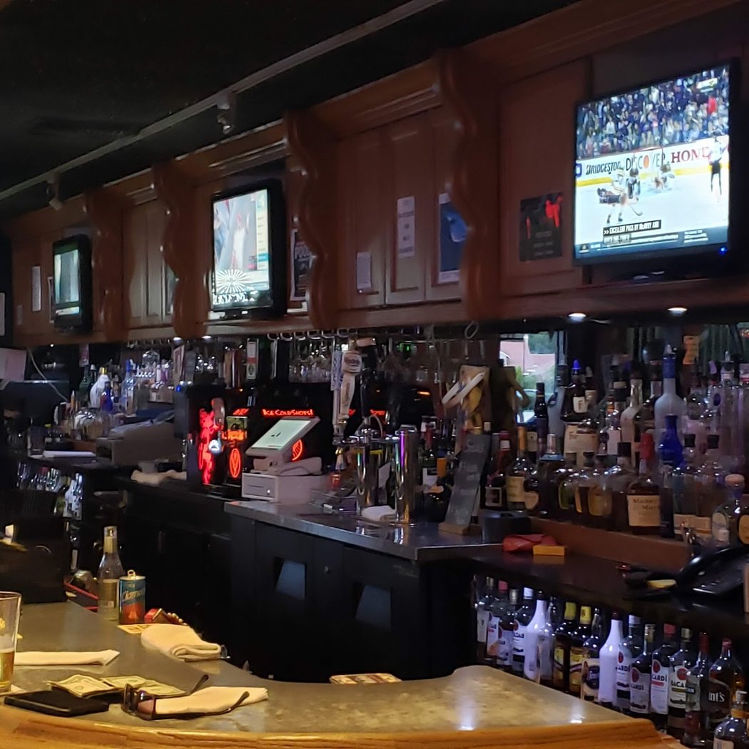 5th Quarter Sports Bar & Grill 2