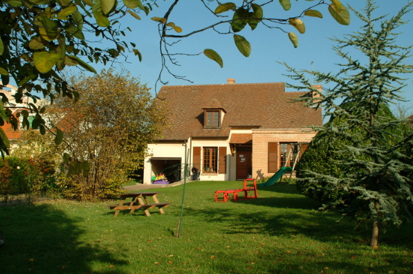Maison de la Parentalité Monthly Program 1