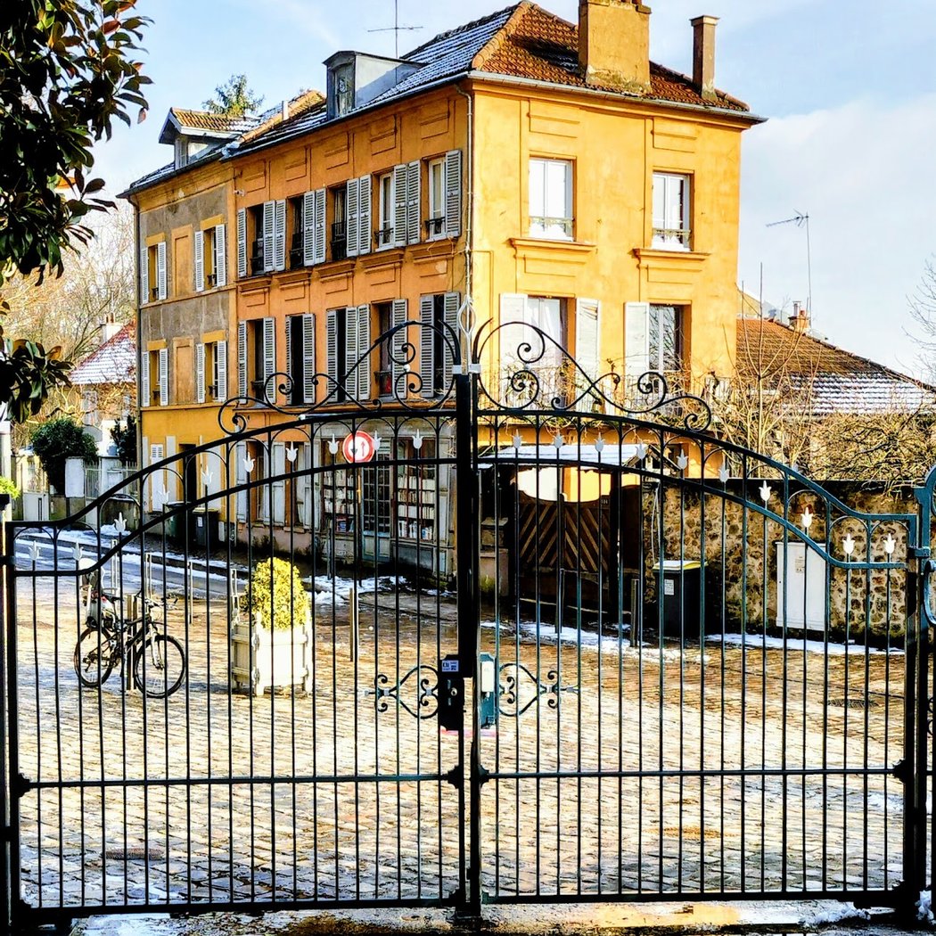 Grilles d'entrée de la maison de Chateaubriand 1