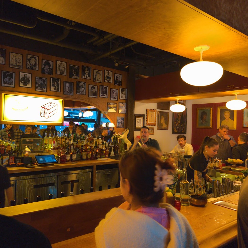 Hank’s Bar 3