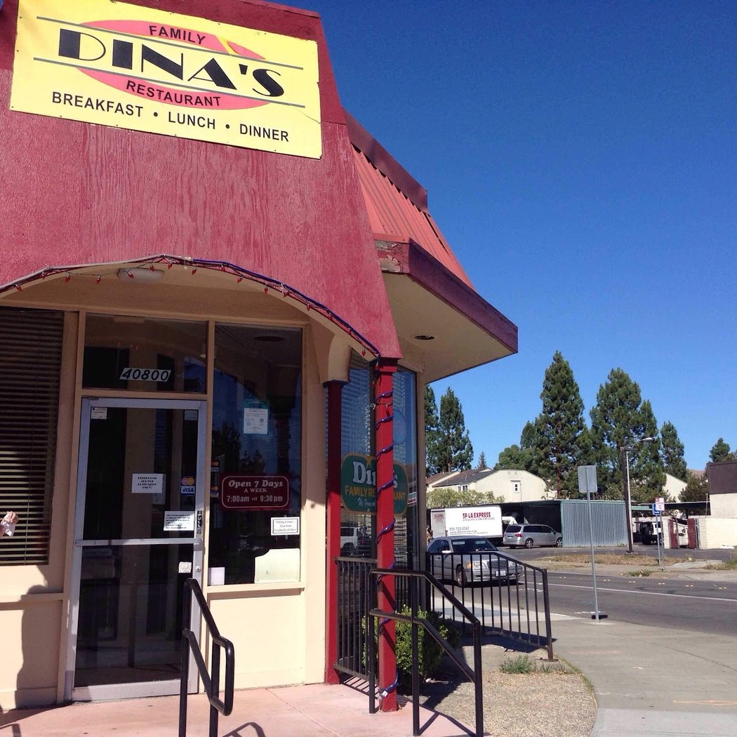 Dina's Family Restaurant 2