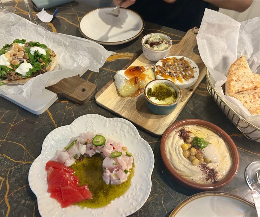Zizi Wine Bar 3