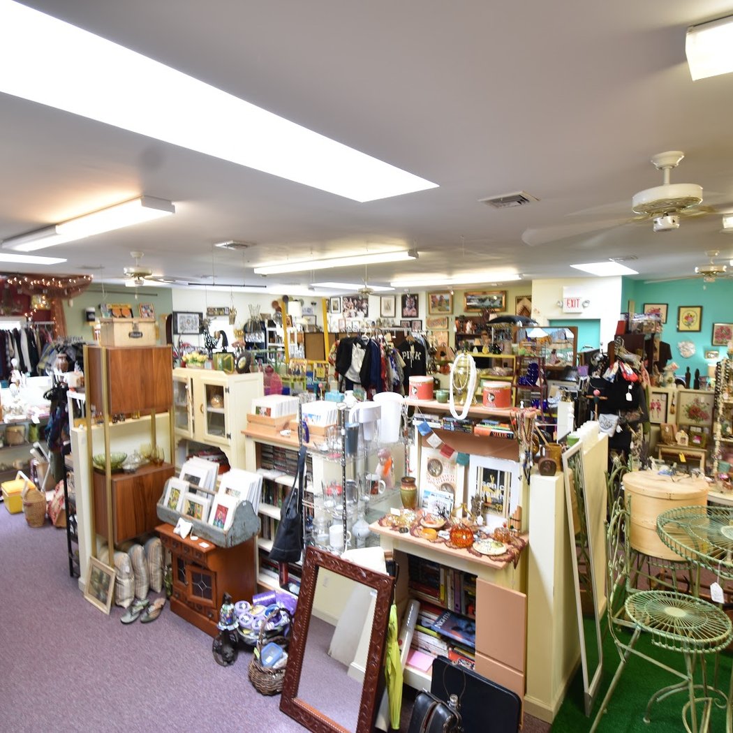 Nostalgia Antiques And Collectibles Store 2
