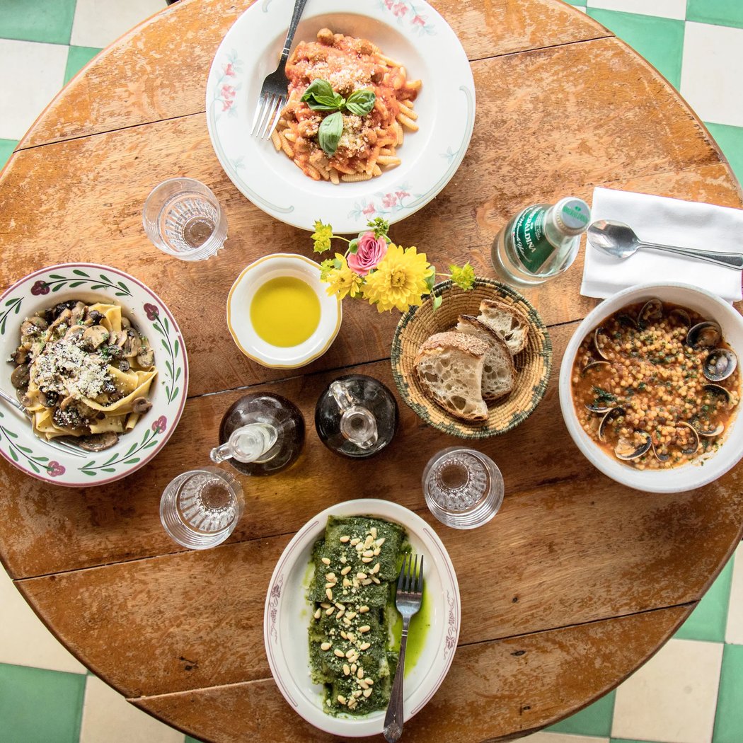 River Deli 3