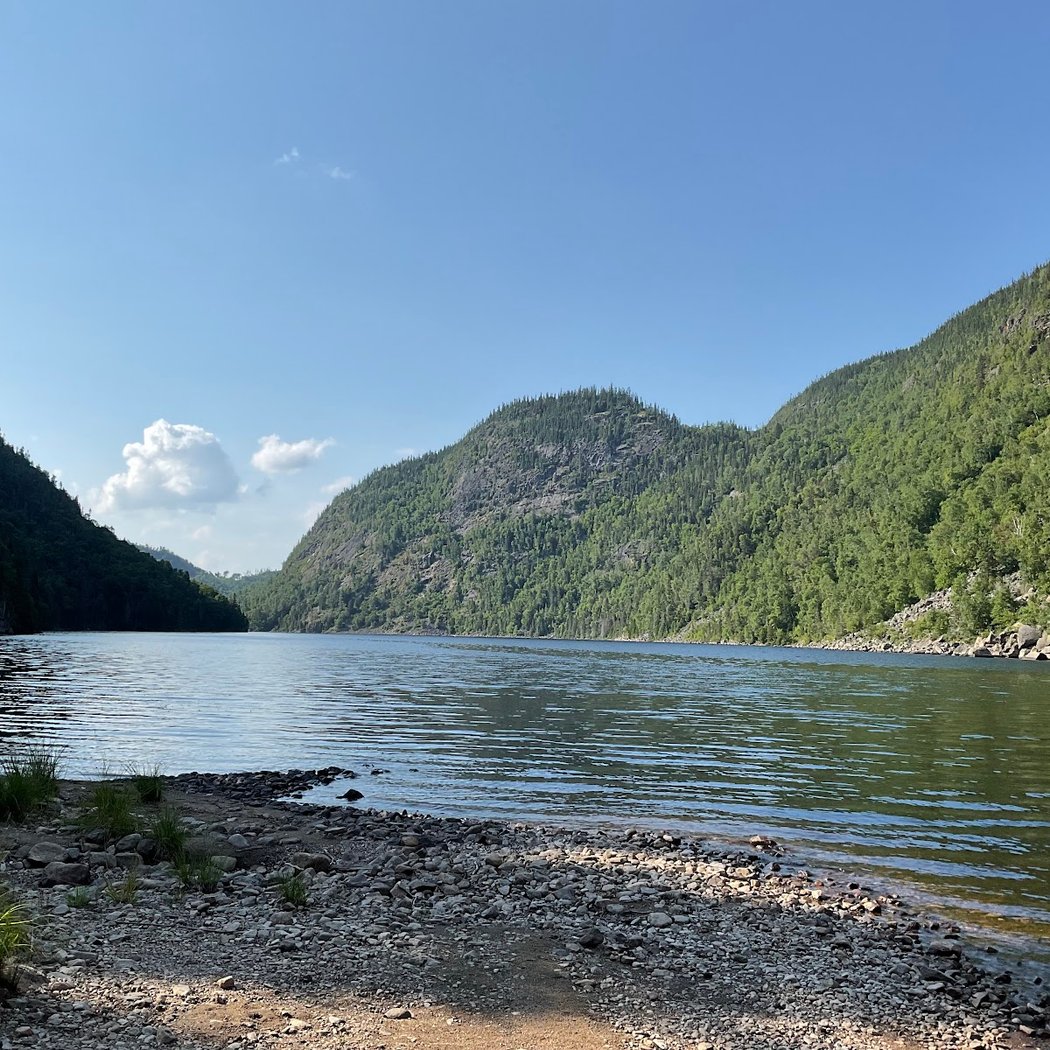 Refuge du Lac Emmuraillé Sentier Des murailles 1