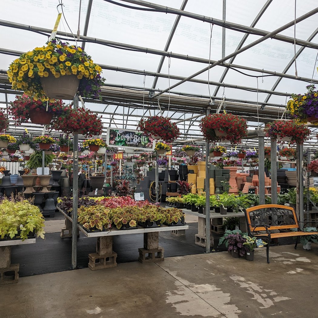 Deneweth's Garden Center 3