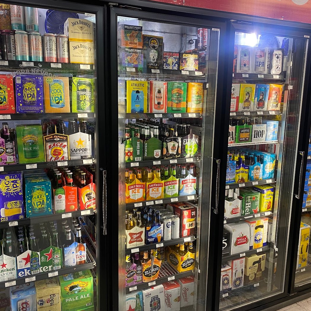 Pinole Vista Liquor 1