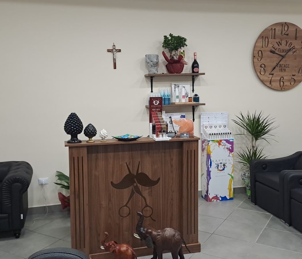 Barber shop vintage Catania 3