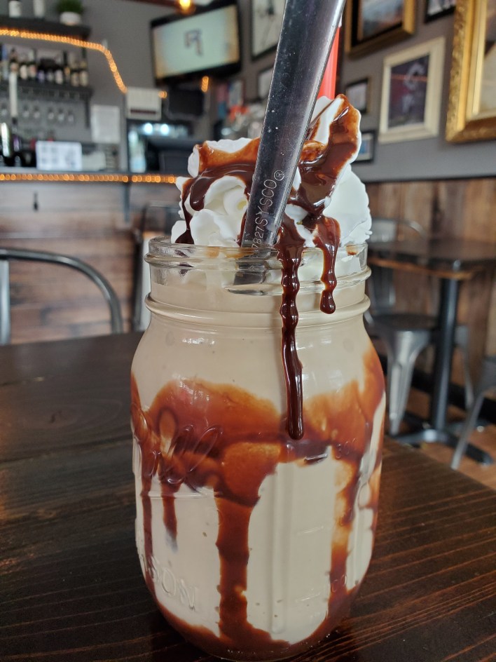 Mona's Burgers & Shakes 3