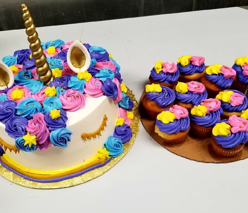 Mi Bakery & Cafe 1