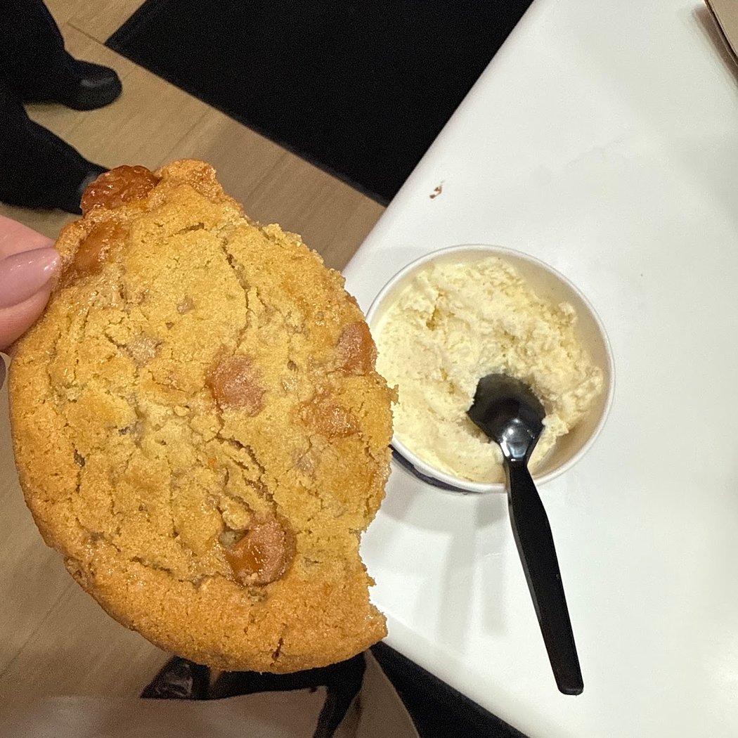 Insomnia Cookies 3