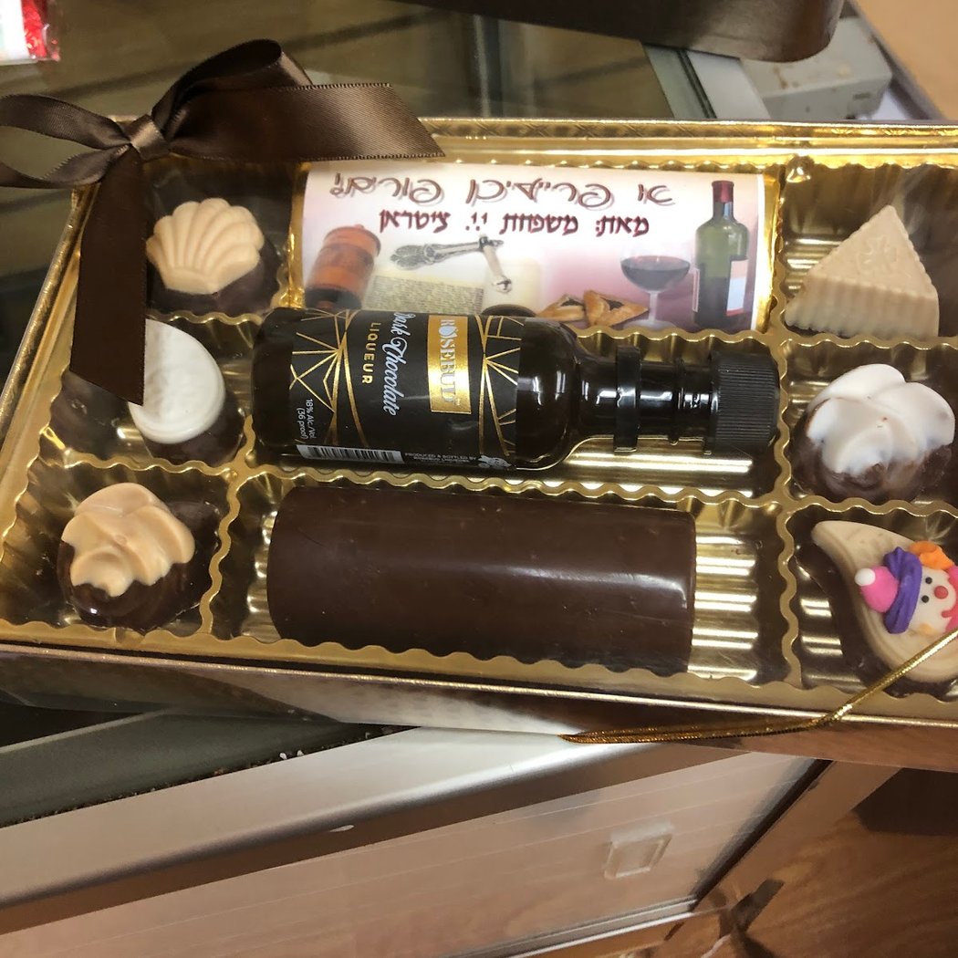 THE CHOCOLATE HOUSE 5