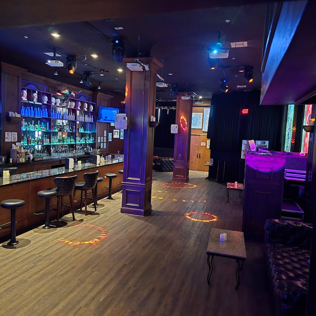7 Social Happy Hour 3