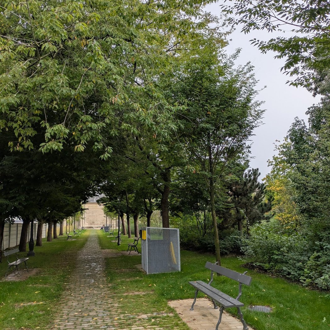 Square Marie Curie 2