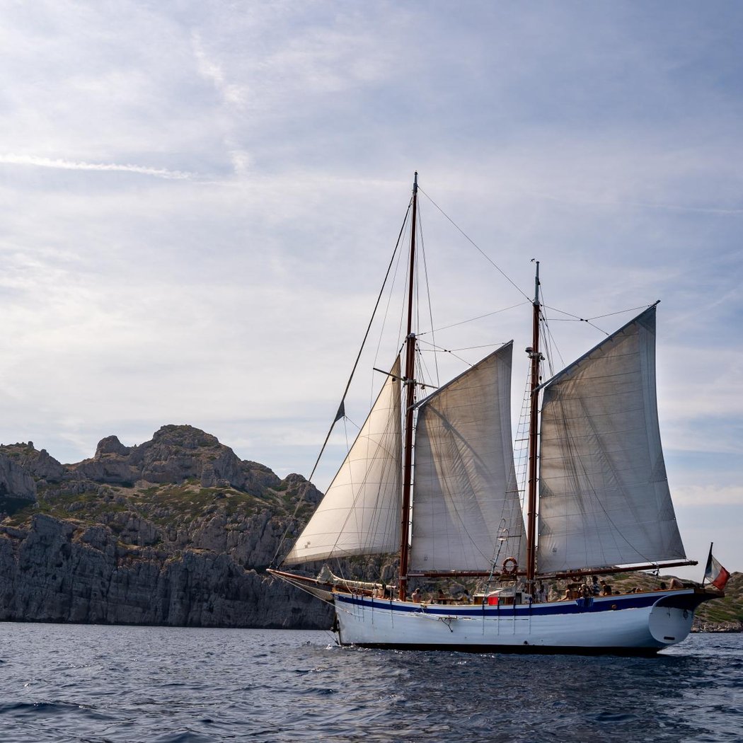 Schooner Alliance - Sailboat rental 3