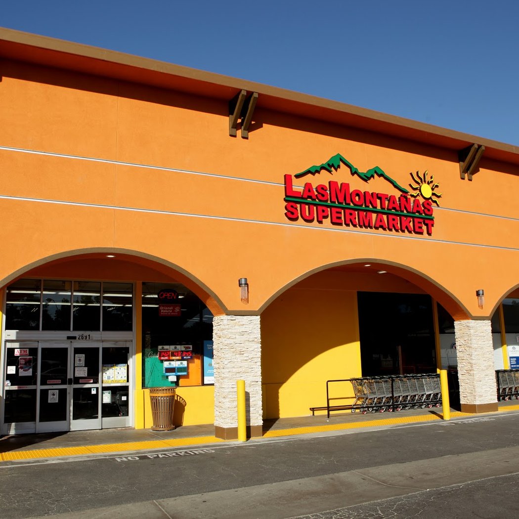 Las Montañas Supermarket 2