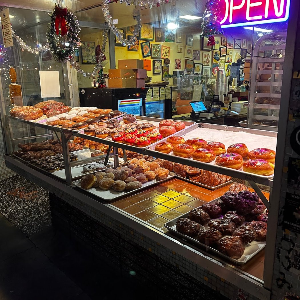 Bob's Donut & Pastry Shop 3