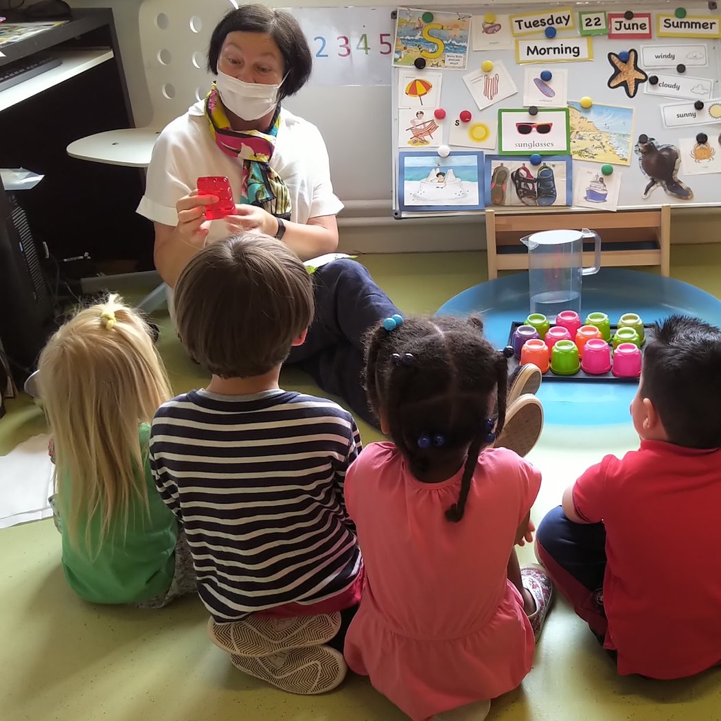 La Clef - Busy Bees - Mother Anglophone - English Preschool - English School School English 1