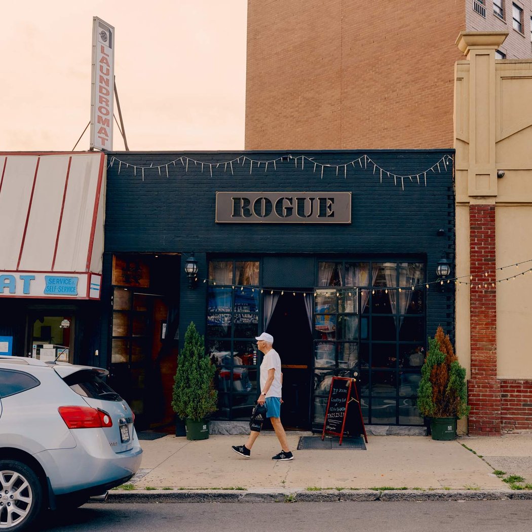Rogue Bar 2