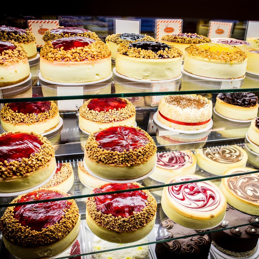 Junior's Restaurant & Bakery 1