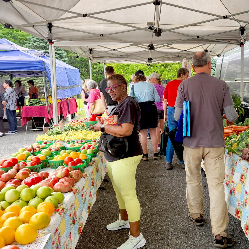 MV Farmers ’ Market 1