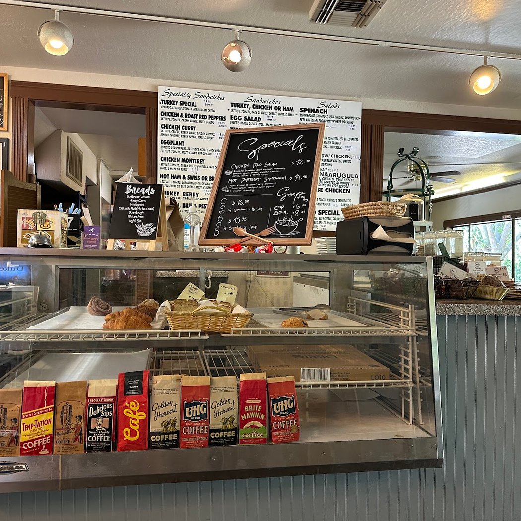 Geppetto's Café 2