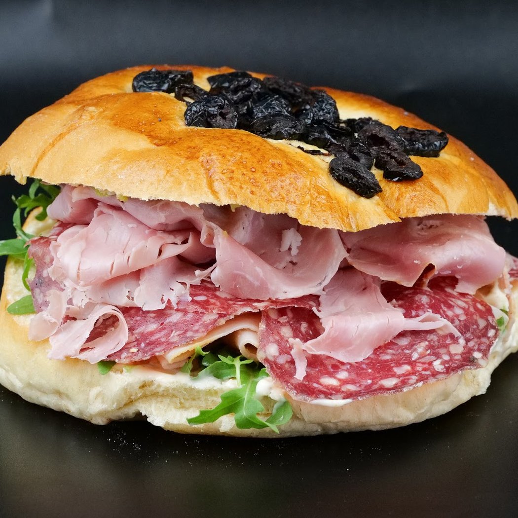 Katzav Delicatessen 1