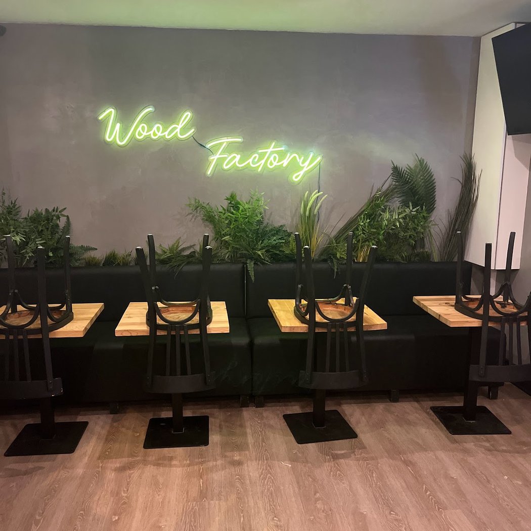 Wood Factory · Pizza au feu de bois, Halal 2