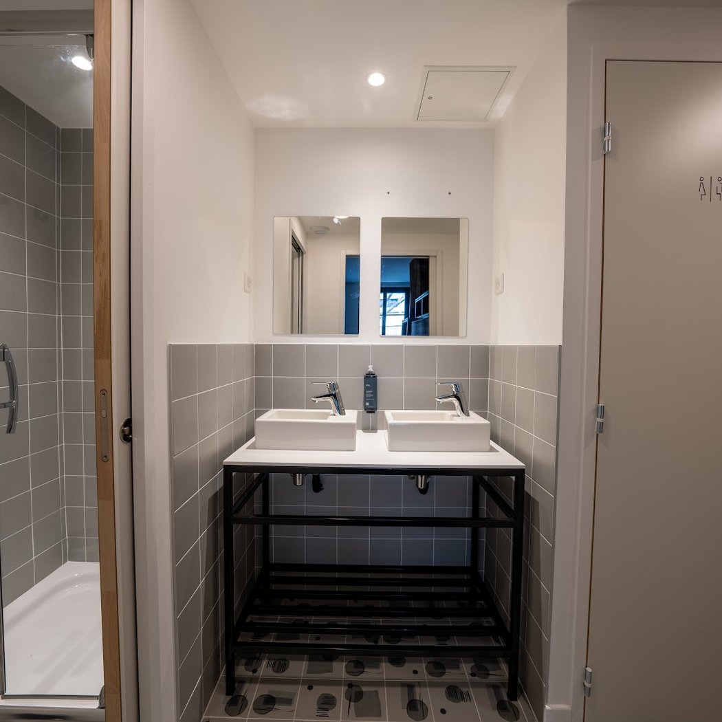 Beau M Hostel 2