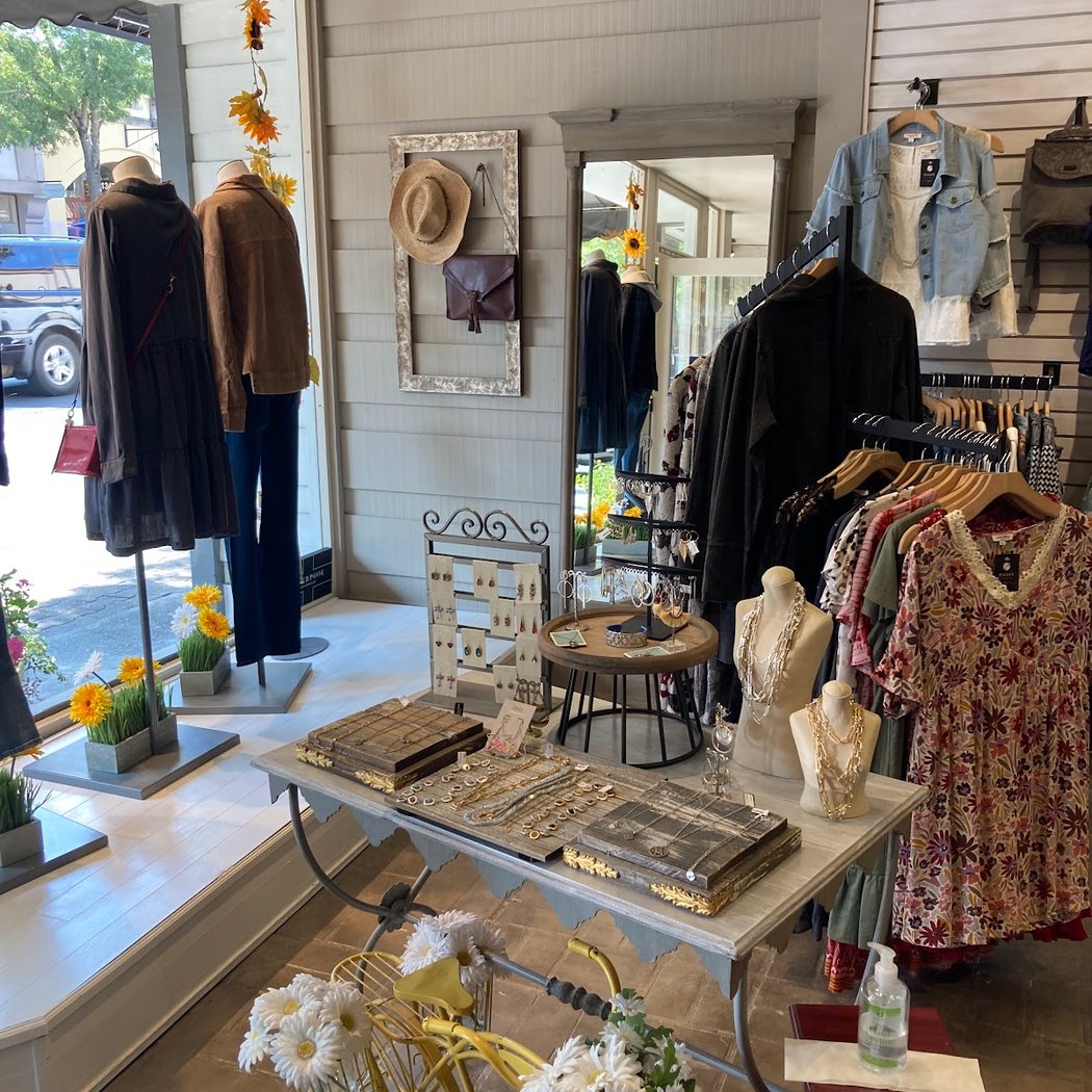 Daisy Clothing Boutique 3