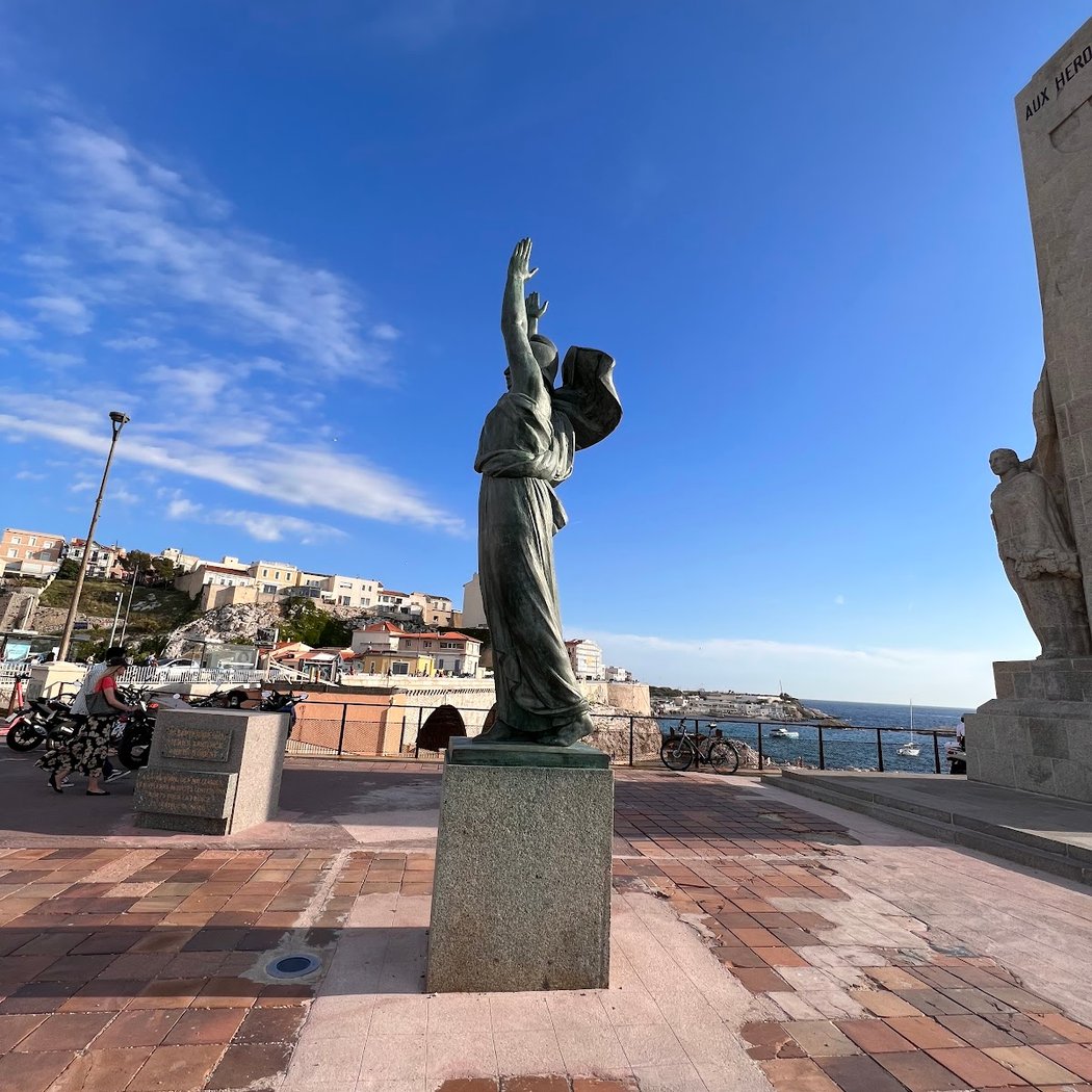Monument aux héros de l’armée d’Orient et des terres lointaines 3