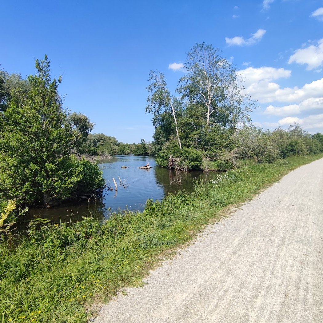 Chemin de halage/ vélo route (itinéraire cyclable de 160 km de Ham à Saint-Valery-sur-Somme) 1