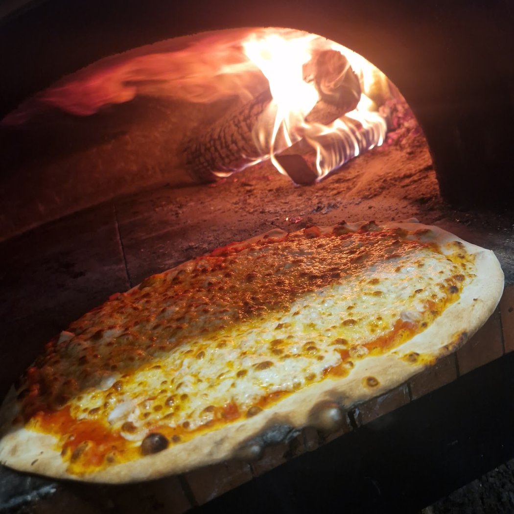 Pizza Au feu de bois 1